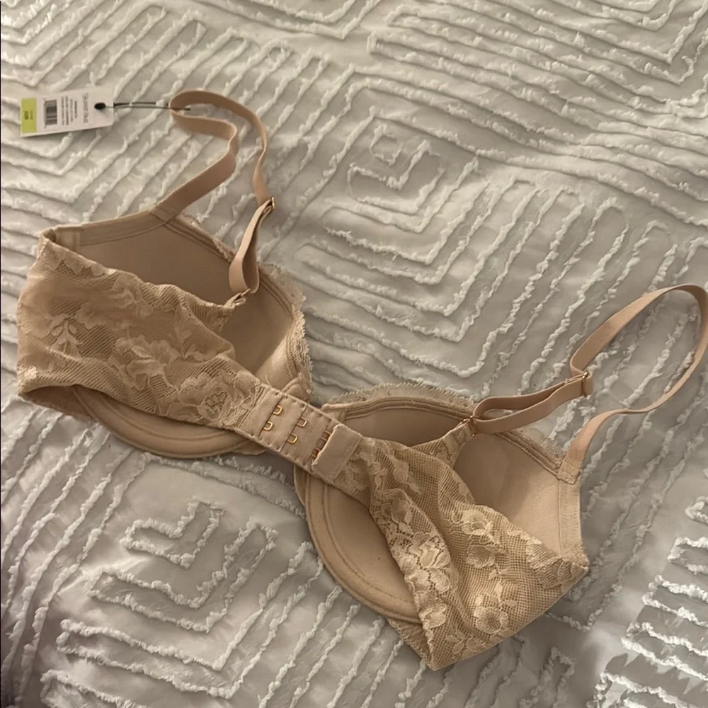 Beige Lace Bra (NWT)
